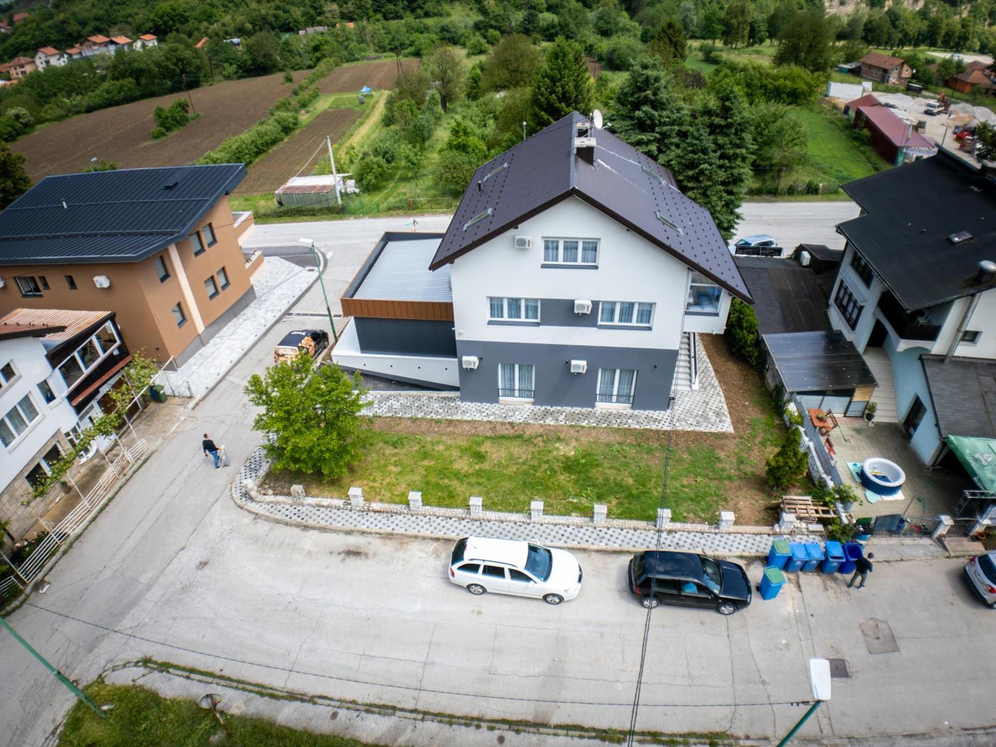 Sunny Corner Apartments Visoko Luaran gambar