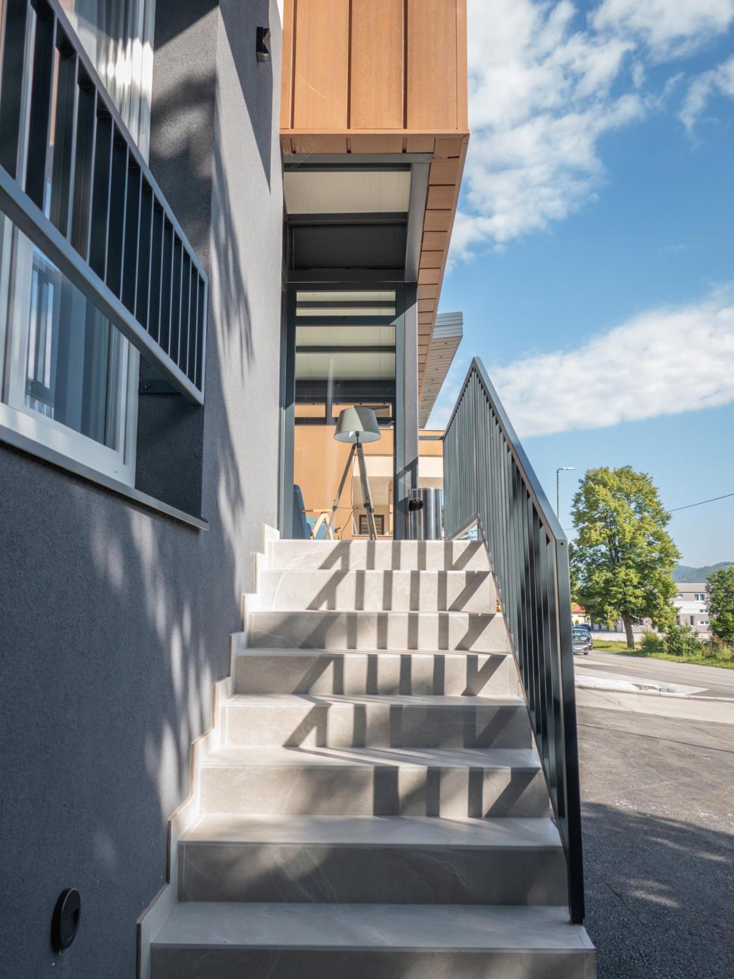 Sunny Corner Apartments Visoko Luaran gambar