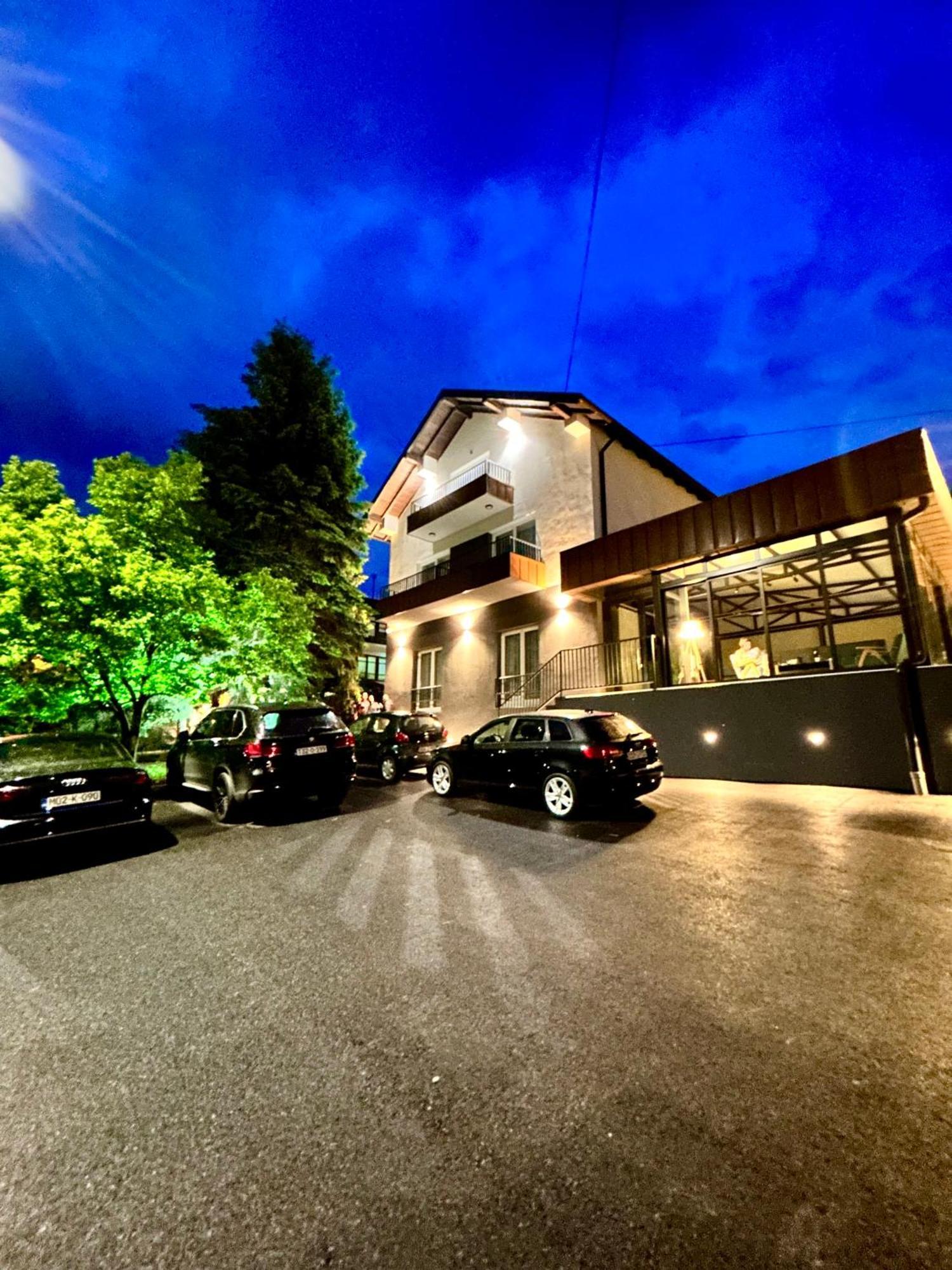 Sunny Corner Apartments Visoko Luaran gambar