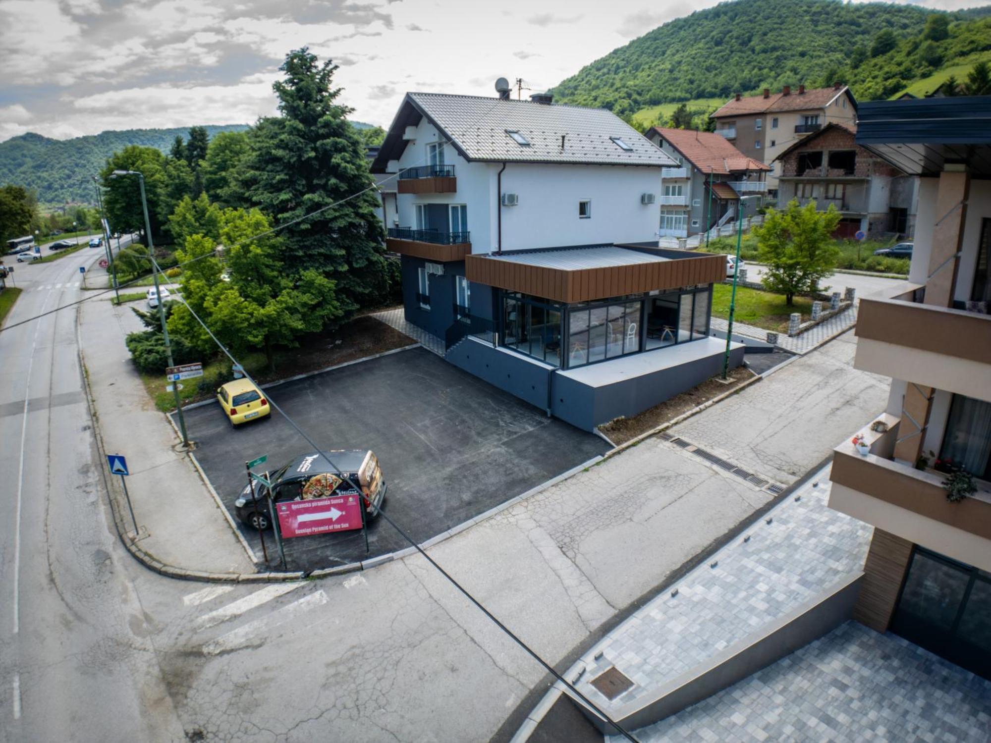 Sunny Corner Apartments Visoko Luaran gambar