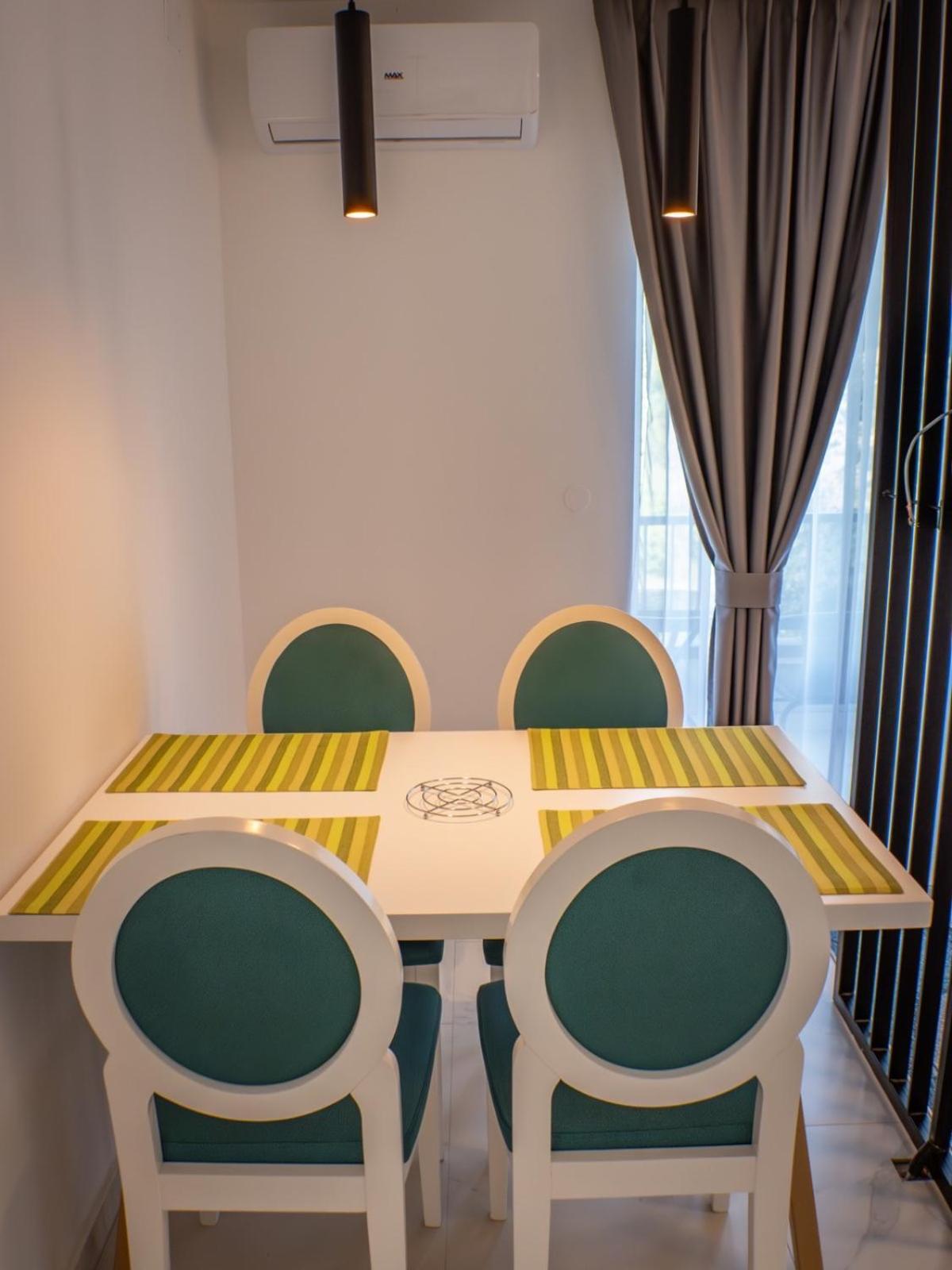 Sunny Corner Apartments Visoko Luaran gambar