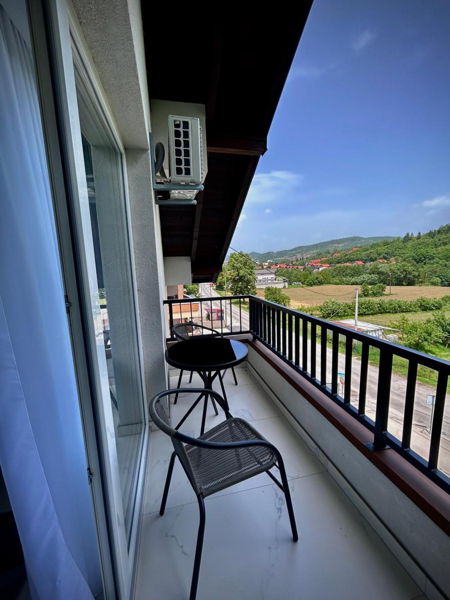 Sunny Corner Apartments Visoko Luaran gambar