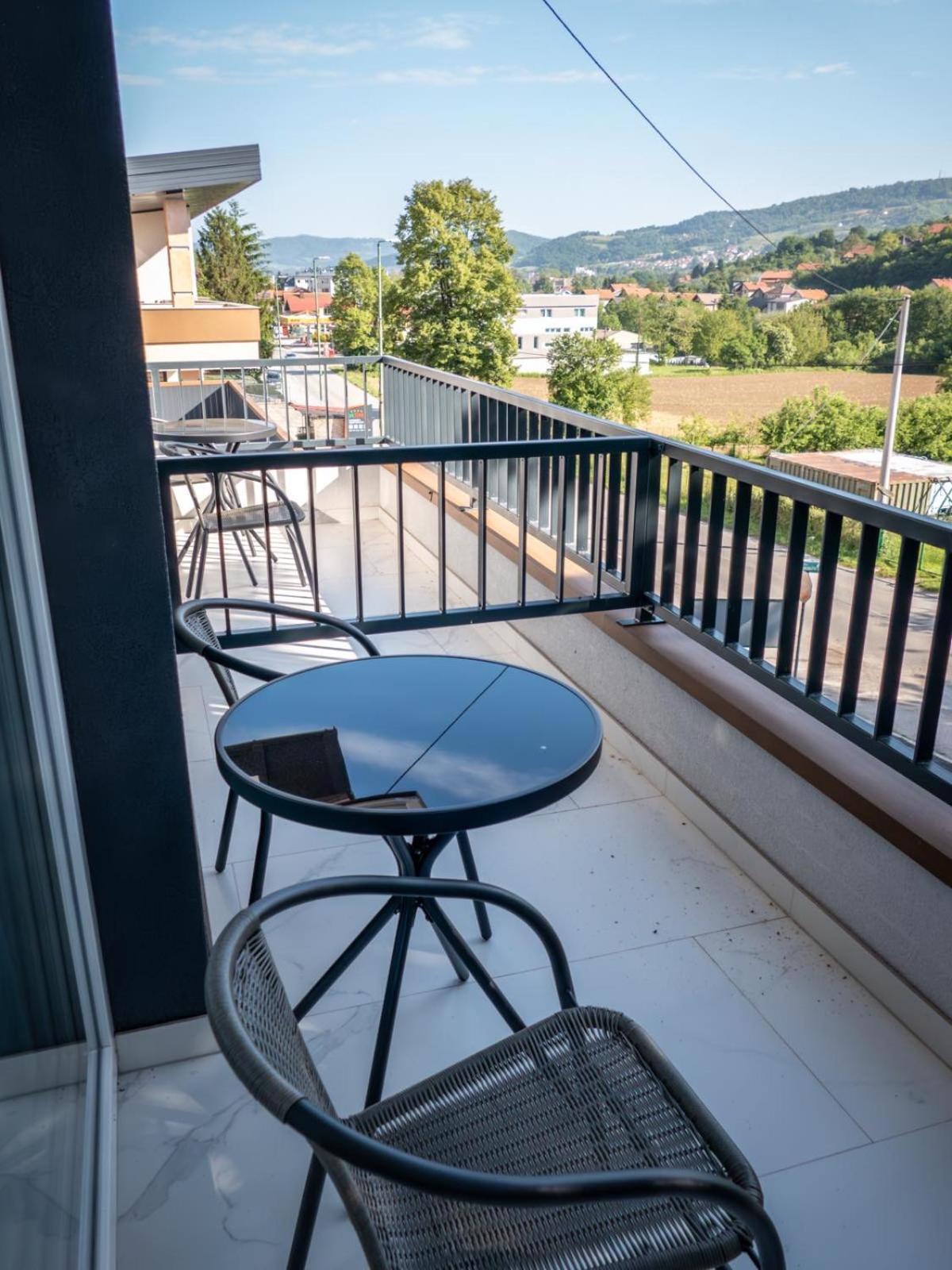 Sunny Corner Apartments Visoko Luaran gambar
